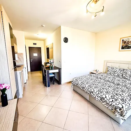 Lejlighed студио каскадас к34